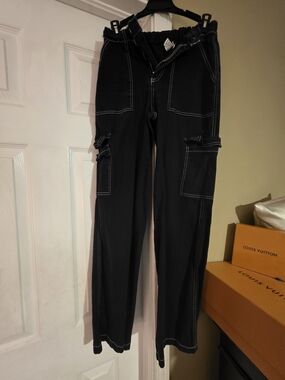 Contrast-Stitch Cargo Pants for Women
